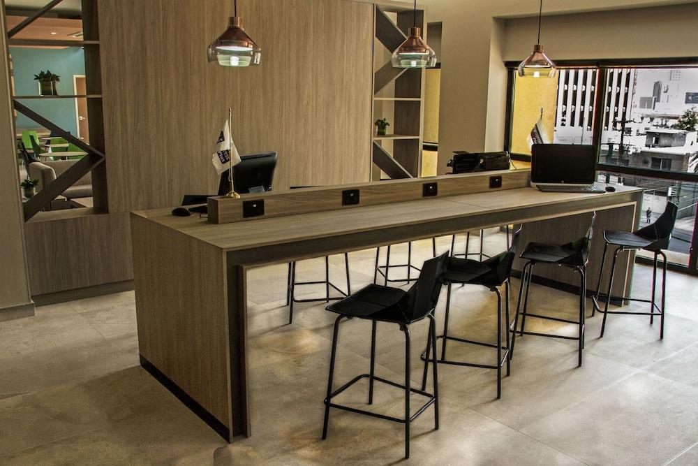 Express By Marriott Galerias Hotel 4*