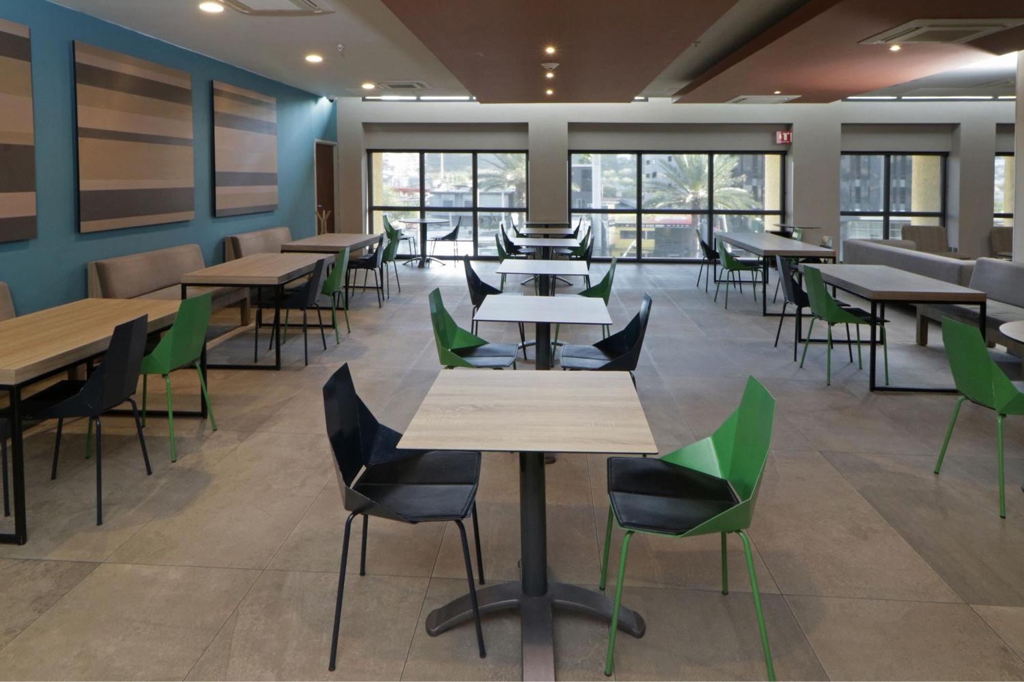 Express By Marriott Galerias 4*